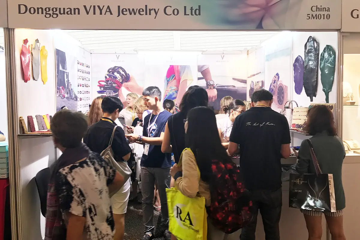 VIYA Jewelry Attend HK Jewelry Fair 3times per year
